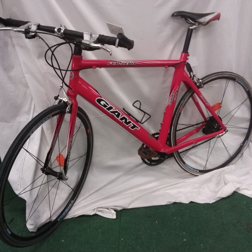 A Giant FCR-Zero racing bike. 16 speed and in good condition