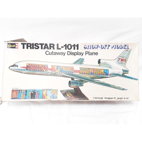 Revell Tristar L-1011 Cutaway Display Plane Show-Off Model