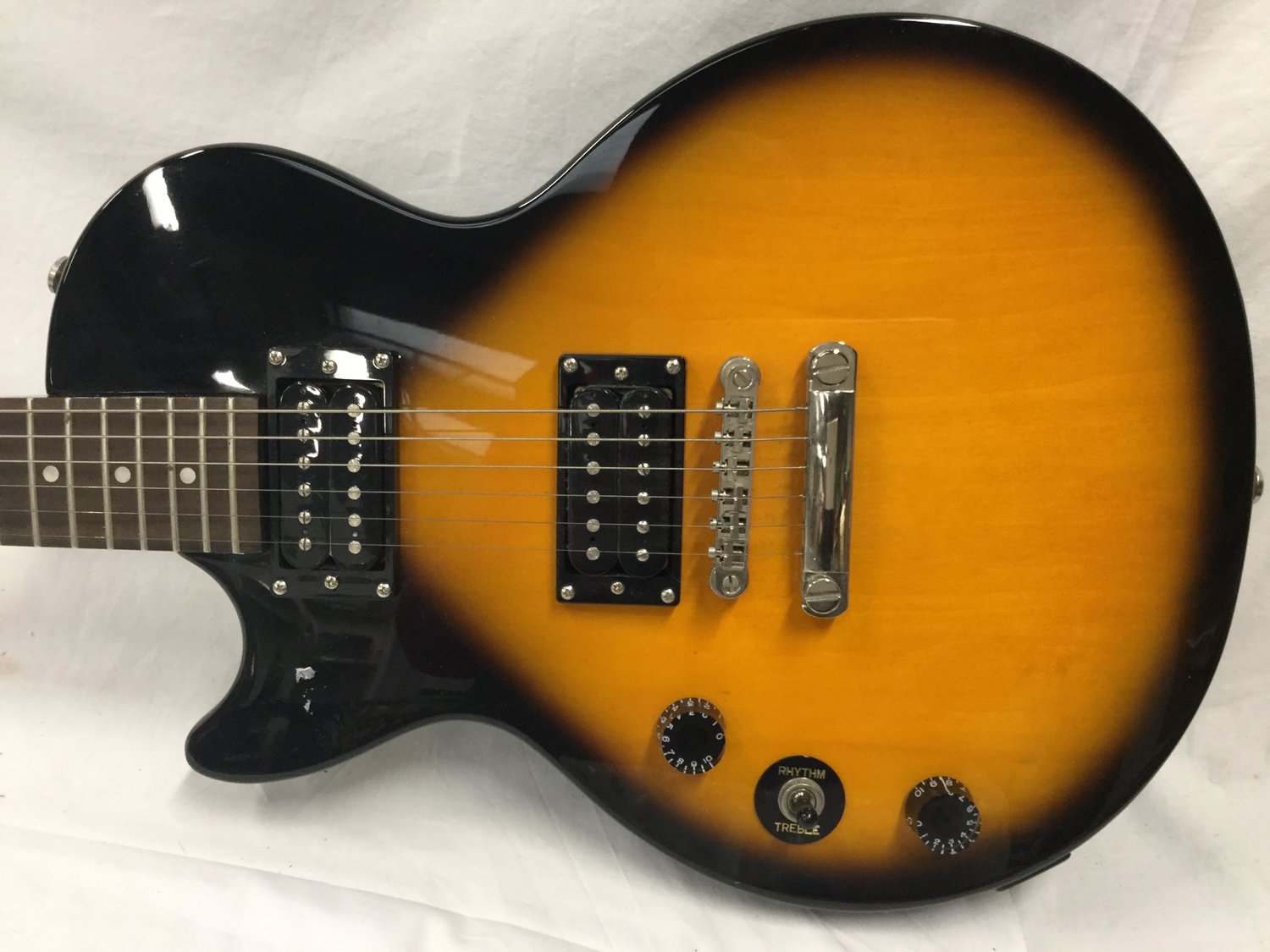 EPIPHONE ELCTRIC GUITAR. Epiphone's - Auktionen & Preisarchiv