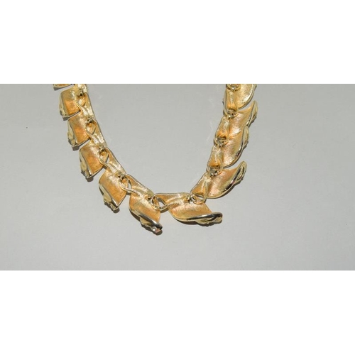 69 - Demi Parure Coro Diamante Necklace & Earrings.