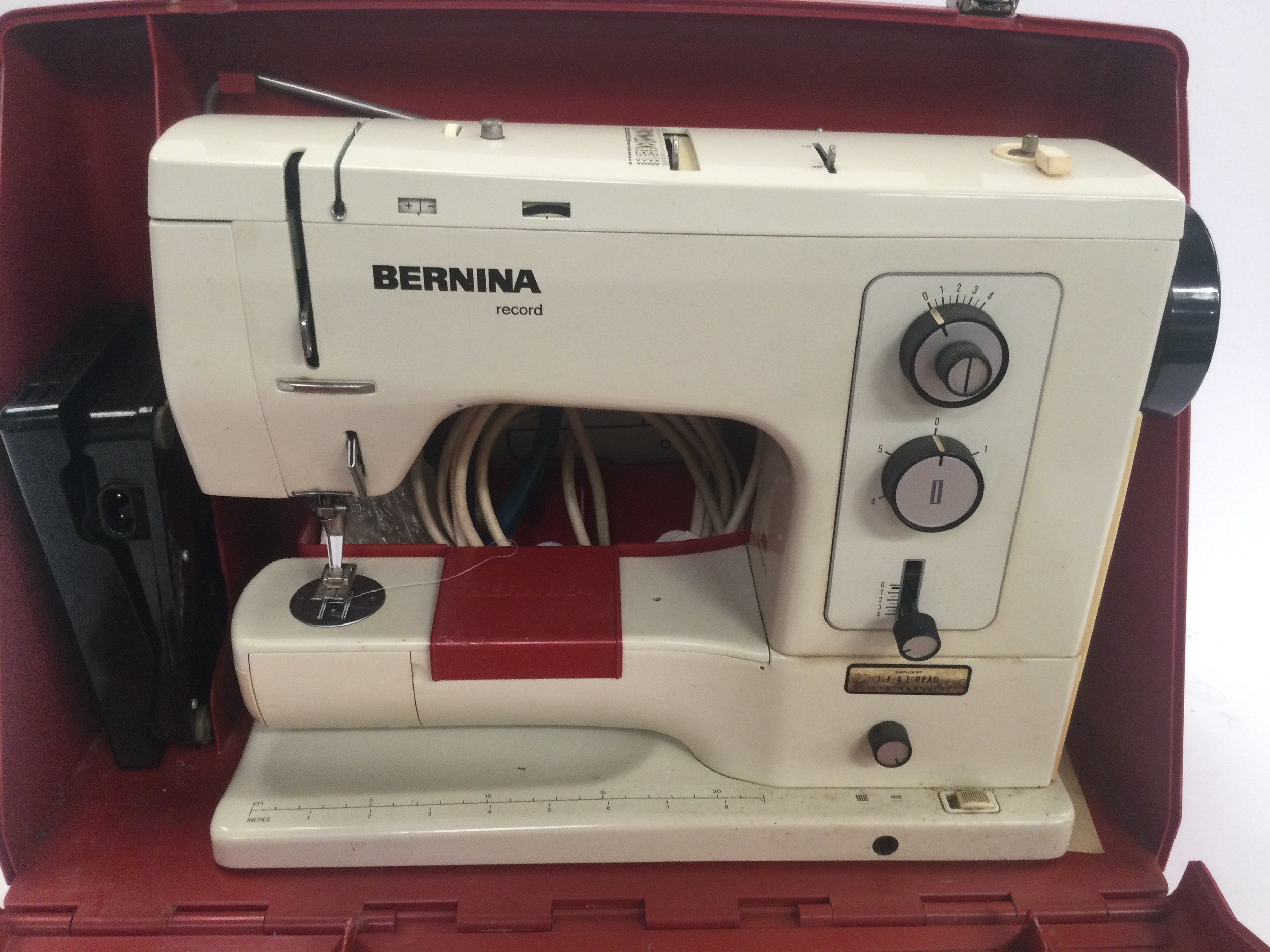 Bernina 830 Record Sewing Machine - top of the range model. This super ...