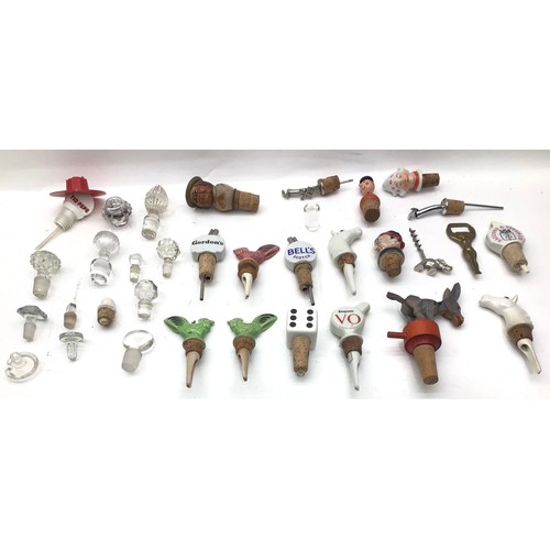 9 - Collection of mixed bottle/decanter stoppers