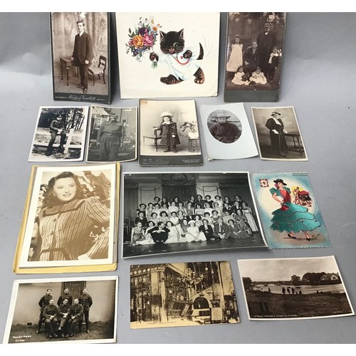 40 - Extensive collection of ephemera to include postcards, photographs and personal correspondence