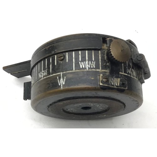 173 - Vintage military WWII marching compass showing date 1943