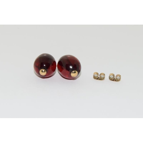 44 - 9ct Victorian amber earrings.