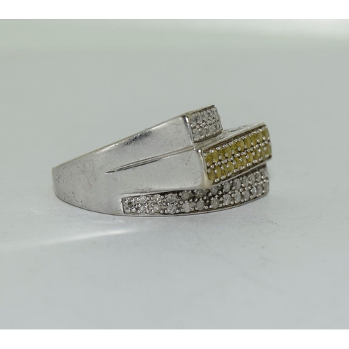 56 - 14ct white gold ladies designer yellow and white diamond ring size M