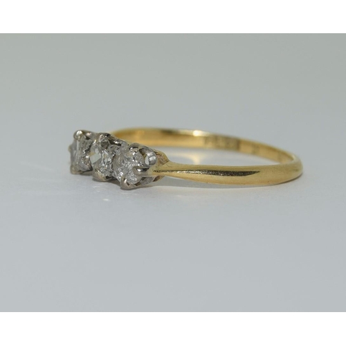 61 - 18ct gold and platinum ladies 3 stone diamond ring approx 0.33ct size M