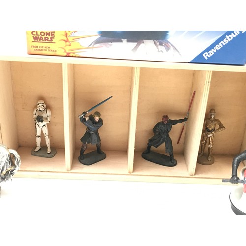 27 - Small collection of Star Wars items.