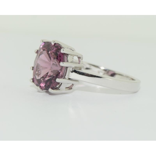 1094 - 18ct white gold Natural spinel 5.18 carats red/brown in colour, 4.4g weight with certificate. Size N