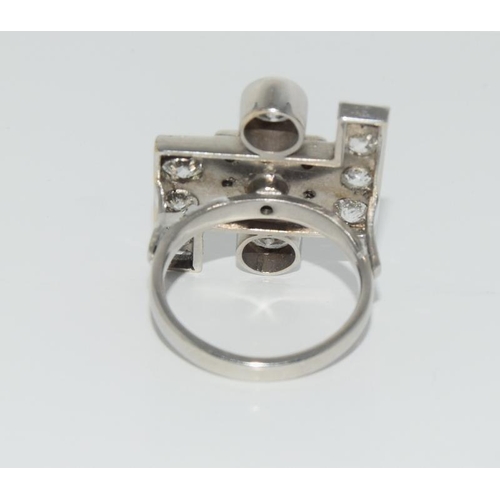 1089 - Platinum ladies designer ring of approx 4.5ct size M