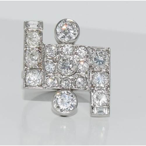 1089 - Platinum ladies designer ring of approx 4.5ct size M