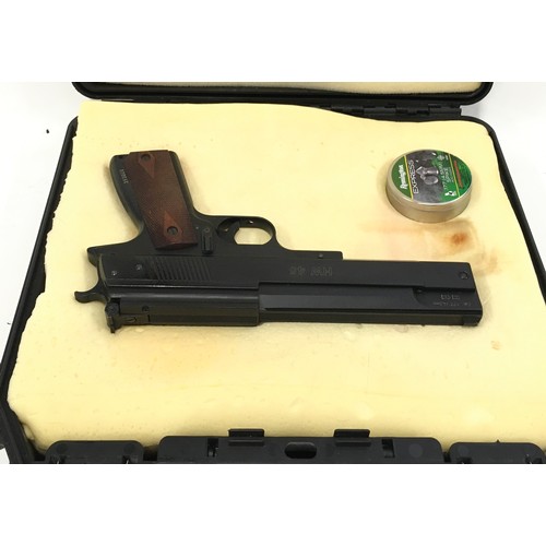 143 - Quality Weihrauch HW45 Standard .177 air pistol in good condition. comes in branded carry case. *RES... 