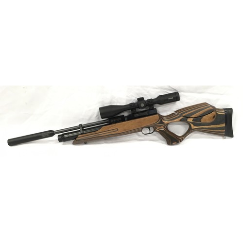 128 - Top quality Weihrauch HW100 air rifle with laminated stock in good condition. Comes with kit bag and... 