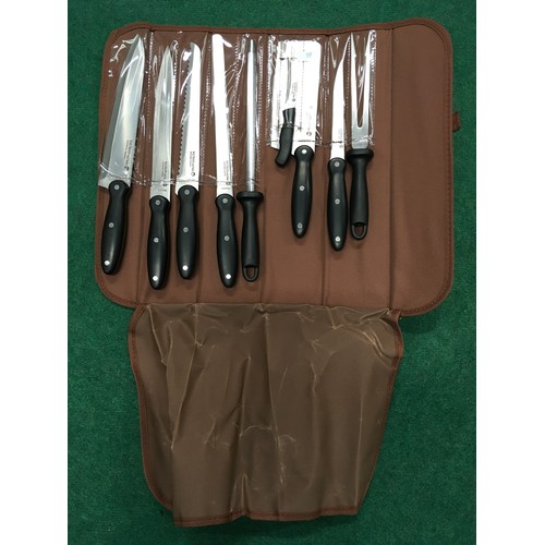 23 - 9 piece knife set in bag (R.66)