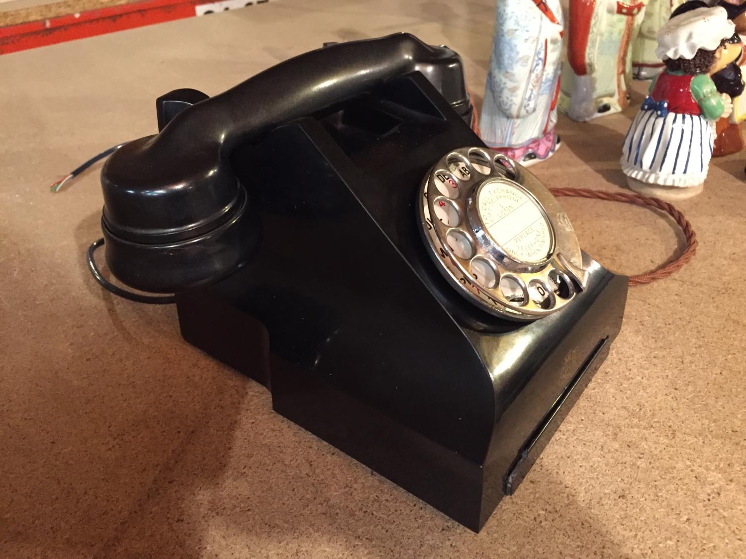 A Vintage Bakelite 1940s50s Telephone Siemens London