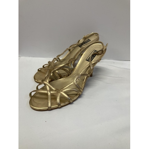37 - Paolo Rossi gold ankle strap Stilettoes. Size 38 (EU).
