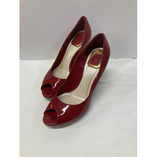 54 - Dior burgundy patent Leather platform peep toe Pumps.  Size 38.5 (EU). Serial number CA 09-11 38.