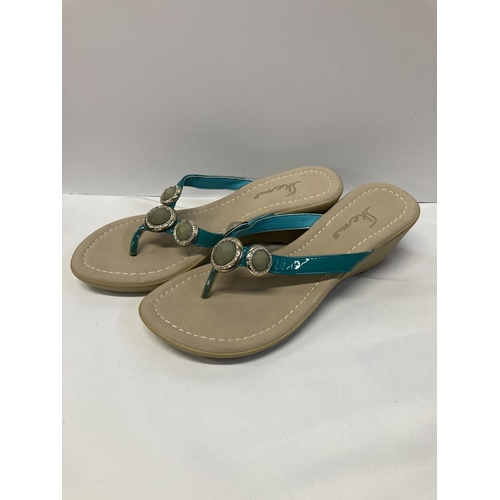 24 - Skemo Green three jewel Sandals. Size 8 (US).