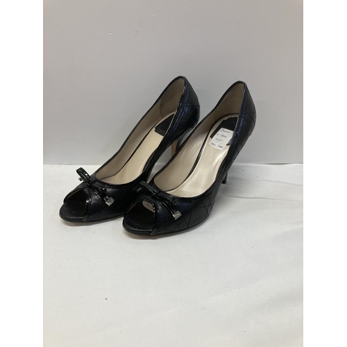 47 - Dior black leather quilted peep toe Pumps. Size 38 (EU). Serial number M1 0209 38.