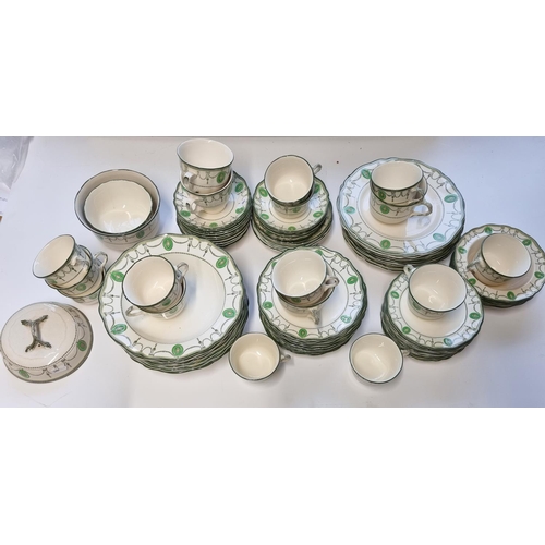 39 - Approx 114 pieces of Royal Daulton Countess pattern Dinnerware's.