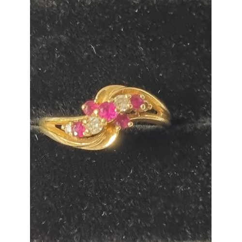 40 - A 9ct Gold dress Ring, ring size P.