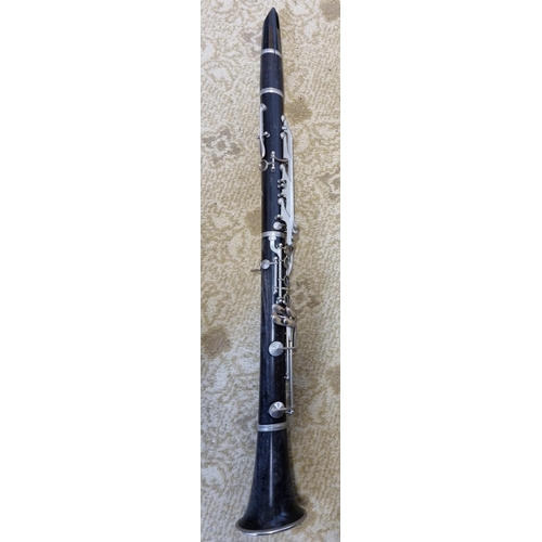 36 - A Normandy Clarinet with a Yamaha 5C mouthpiece, no case
L 67 cm approx.