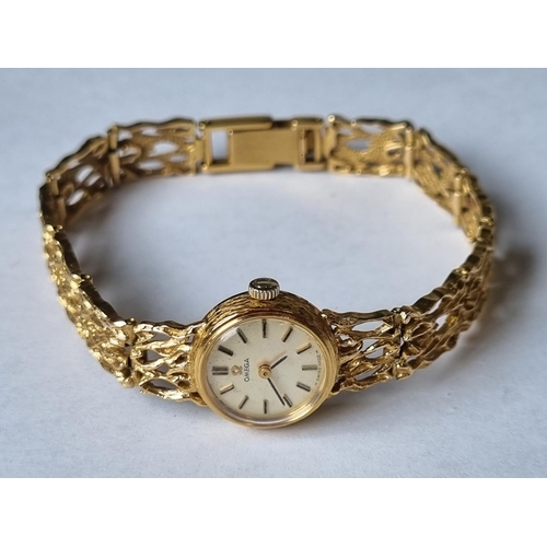 57 - A 9ct Gold antique Omega ladies Bracelet Watch. Total weight 21.22 gms.
