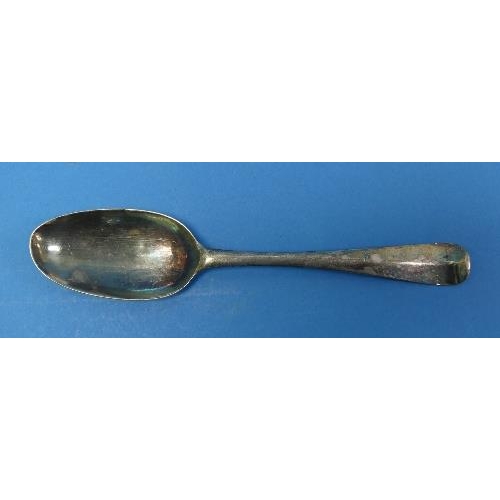 21 - An early George II Irish silver Rat-tail pattern Table Spoon, by John Hamilton, hallmarked Dublin, c... 