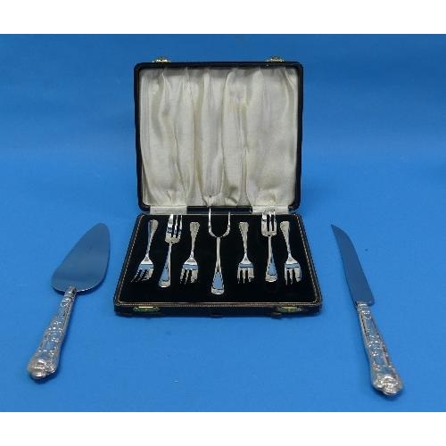 5 - A cased set of six George V silver Pastry Forks with Serving Fork, by Arthur Price & Co. Ltd., hallm... 
