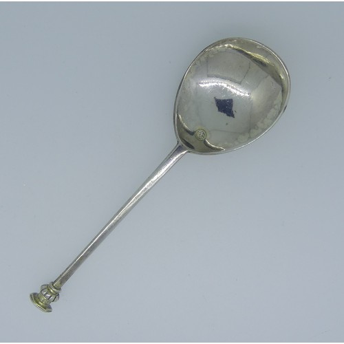 16 - An Elizabeth I West Country silver seal top Spoon, by John Jones, Exeter, circa 1576, town mark in b... 
