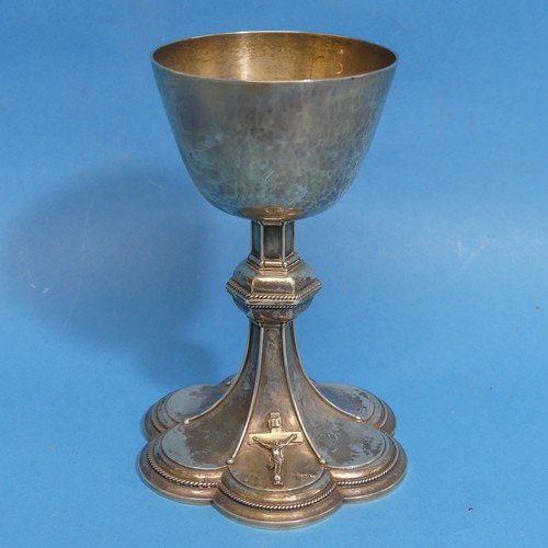35 - A George V silver Chalice, by Tudor Art Metal & Plating Co., hallmarked London, 1928, the circul... 