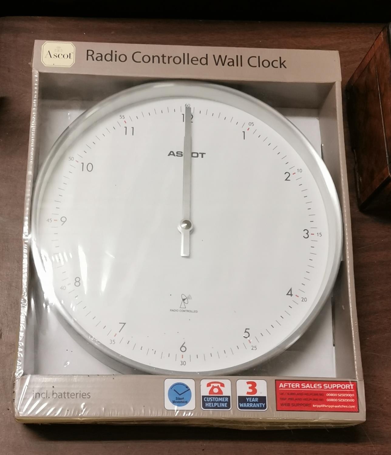 New and sealed Ascot radiocontrolled wall clock