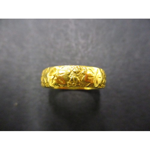 33 - A 22ct gold wedding band, approx. weight 6.1g, approx. ring size ‘O’