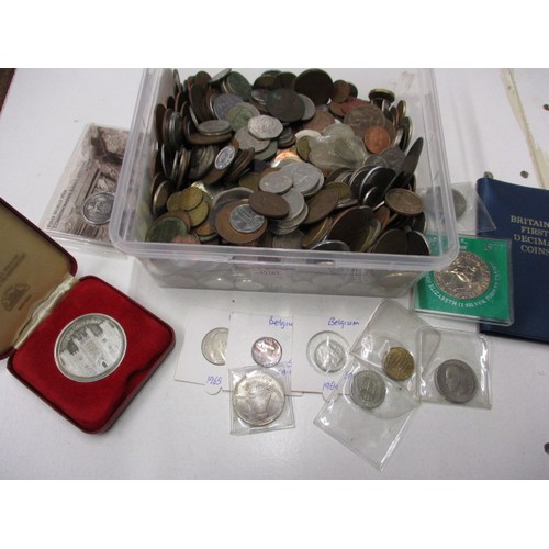 Approx. 5kg of vintage world coins, all in circulated condition