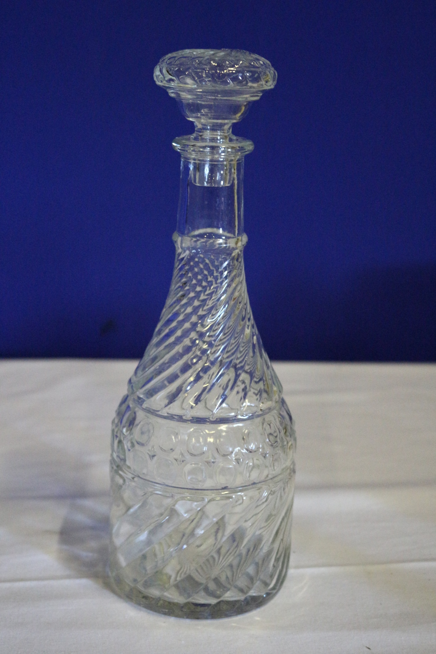 Decorative Glass Decanter with Lid