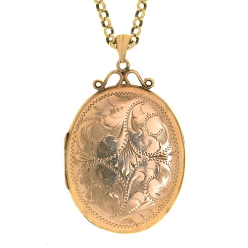 A 9CT GOLD LOCKET, MAKER'S MARK RW, ON A 9CT GOLD CHAIN, 50CM L, 21.8G