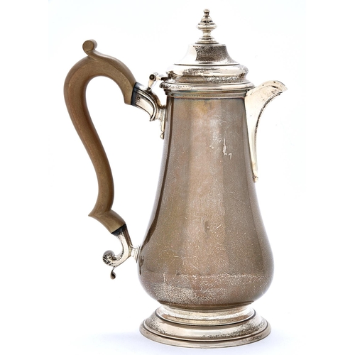 49 - An Elizabeth II silver lidded jug, of baluster shape, 24cm h, by C J Vander Limited, London 1967, 22... 