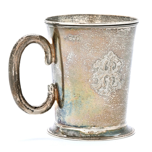 52 - An Irish Edwardian silver mug, 88mm h, by Hopkins & Hopkins, Dublin 1908, 3ozs 12dwts... 
