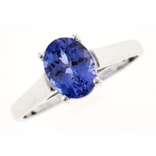 7 - A tanzanite ring, in 14ct white gold, 2.2g, size O