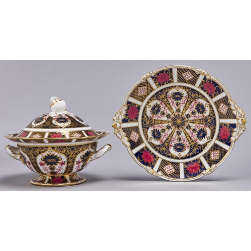 544 - A Royal Crown Derby Imari sauce tureen, cover and stand, 1975, 14cm h, printed mark, pattern 1128... 