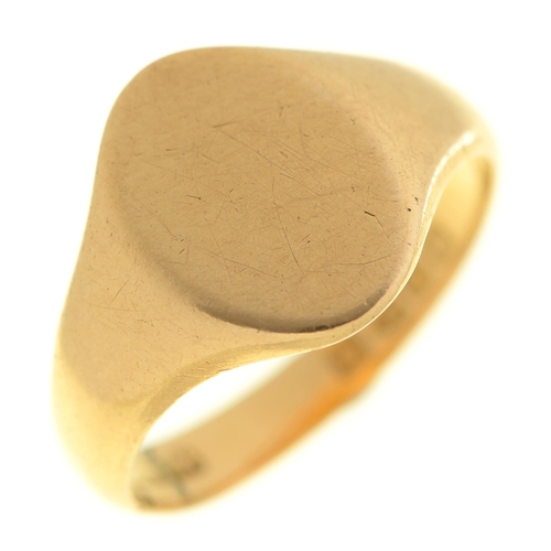 507 - An 18ct gold signet ring, Chester 1931, 3.8g, size L