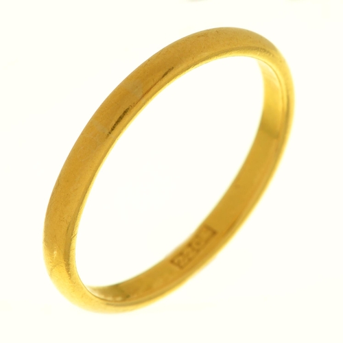 29 - A gold wedding ring, marked 22ct, 4.2g, size U