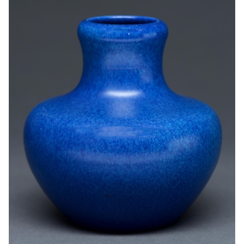 487 - A Pilkingtons Royal Lancastrian vase, c1920, in mottled blue eggshell glaze, 13.5cm h, impressed mar... 