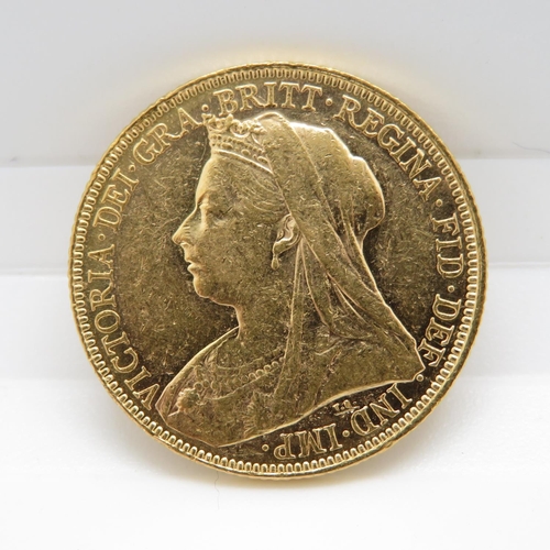 21 - 1900 full sovereign excellent condition