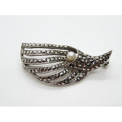 57 - Vintage silver and marquisate brooch