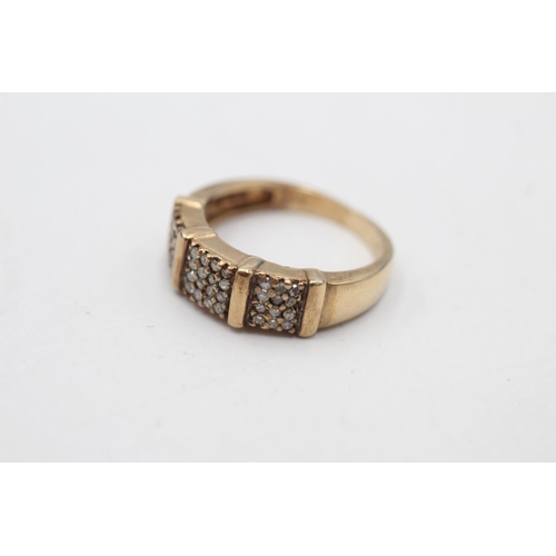 16 - 9ct gold diamond three sections pave setting ring (3.3g)