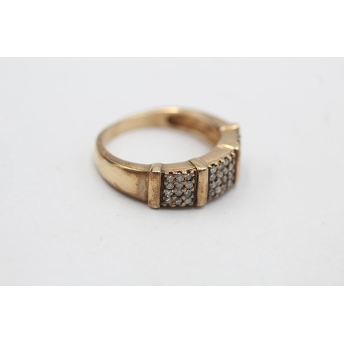 16 - 9ct gold diamond three sections pave setting ring (3.3g)