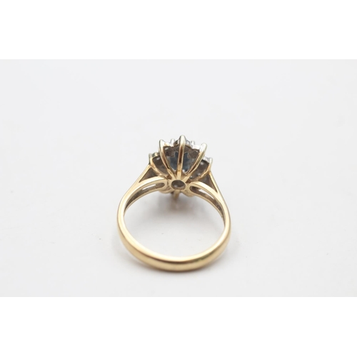 19 - 9ct gold vintage sapphire & diamond halo ring (3.2g)