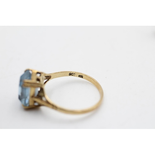 30 - 9ct yellow & white gold ring & heart stud earrings inc. topaz & glass (3.8g)