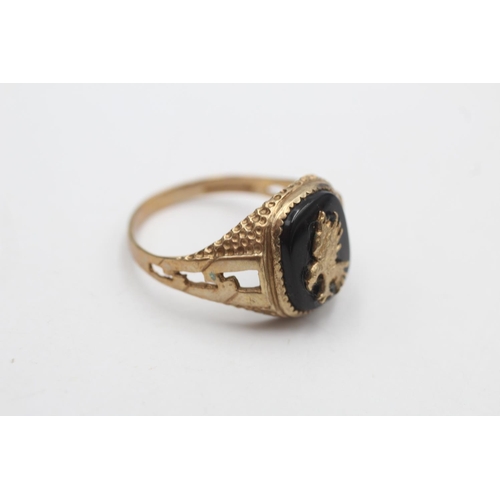 45 - 9ct gold vintage onyx eagle signet ring (3.4g)